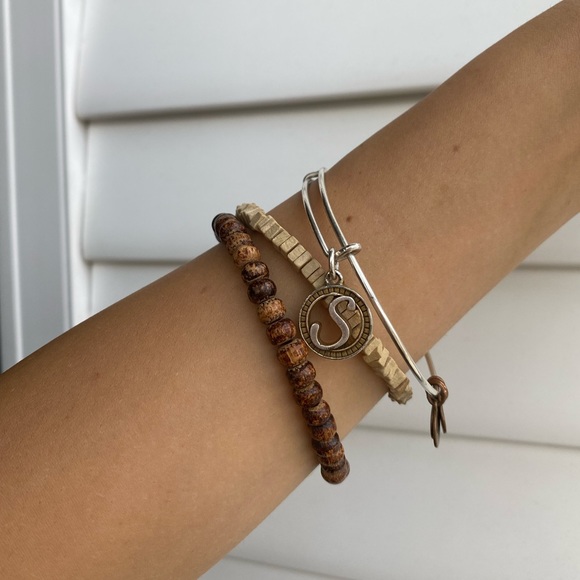 Bracelets - Picture 1 of 1